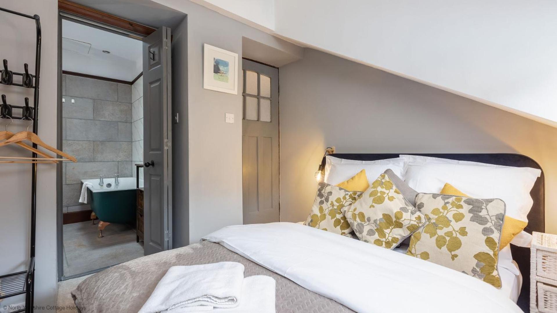 Stone Cottage In Picturesque North Yorkshire Village - Bull Dog Cottage Ampleforth Eksteriør billede